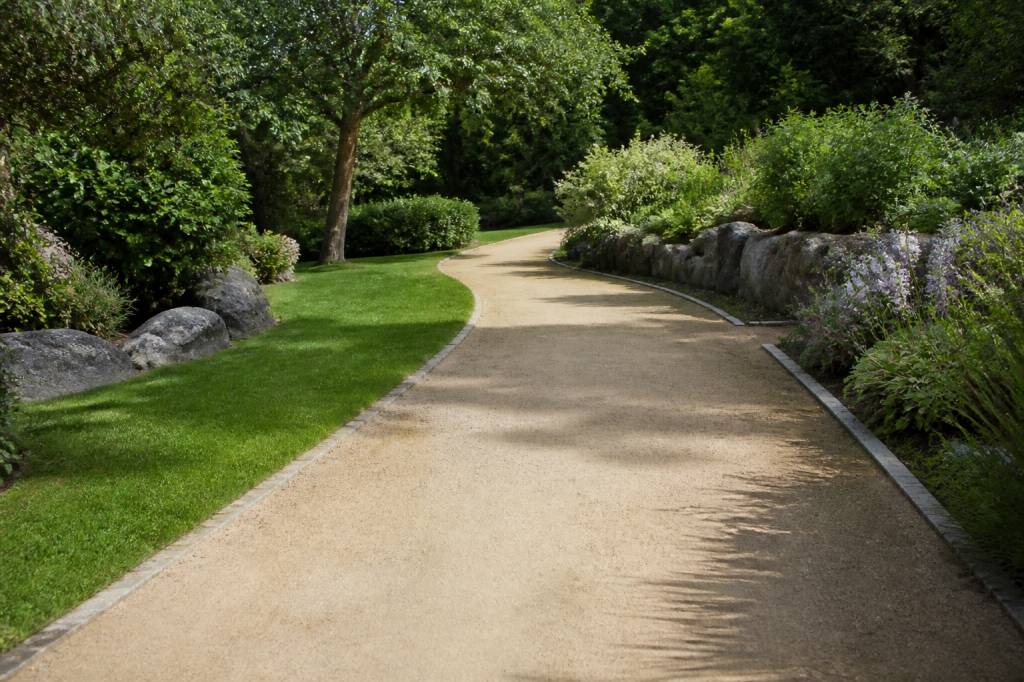 Allée en stabilisé : avantages, pose et entretien